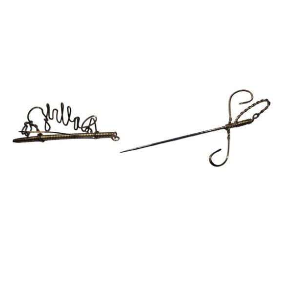 Vtg Wire Name Pin Brooch Dolly removable scabbard womens Jewelry sword pirate - Picture 3 of 4
